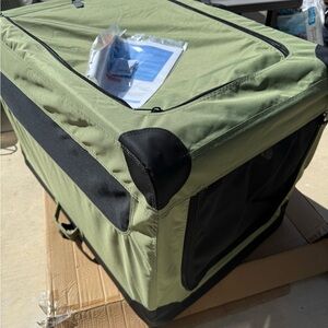 Collapsible dog crate